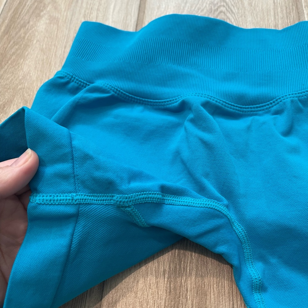 DFYNE Impact Seamless High Rise Shorts 4.5” Glacier Teal Blue Sz S - Picture 9 of 10